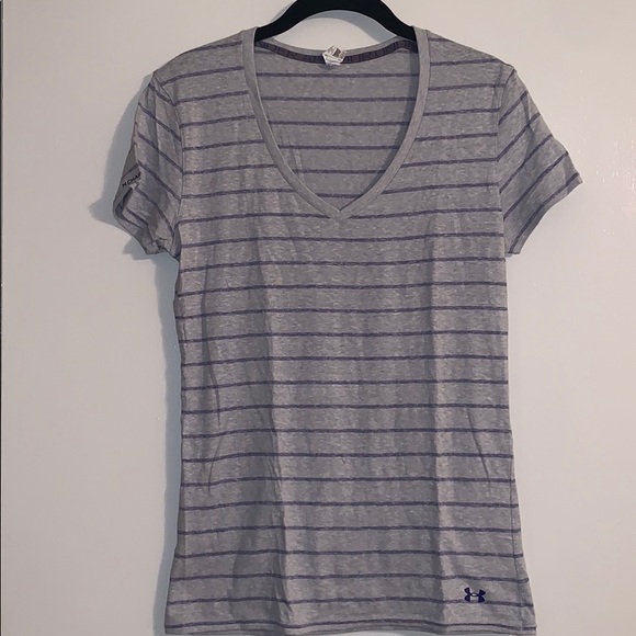 Under Armour Tops - Under Armour Heat Gear V-neck Short Sleeve Tee